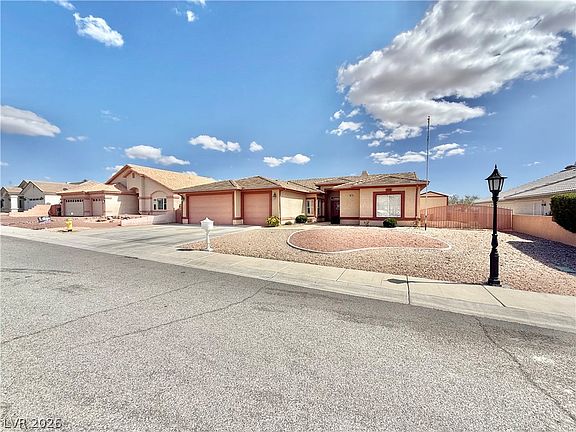 2nd image of 3551 E Vineyard Dr N