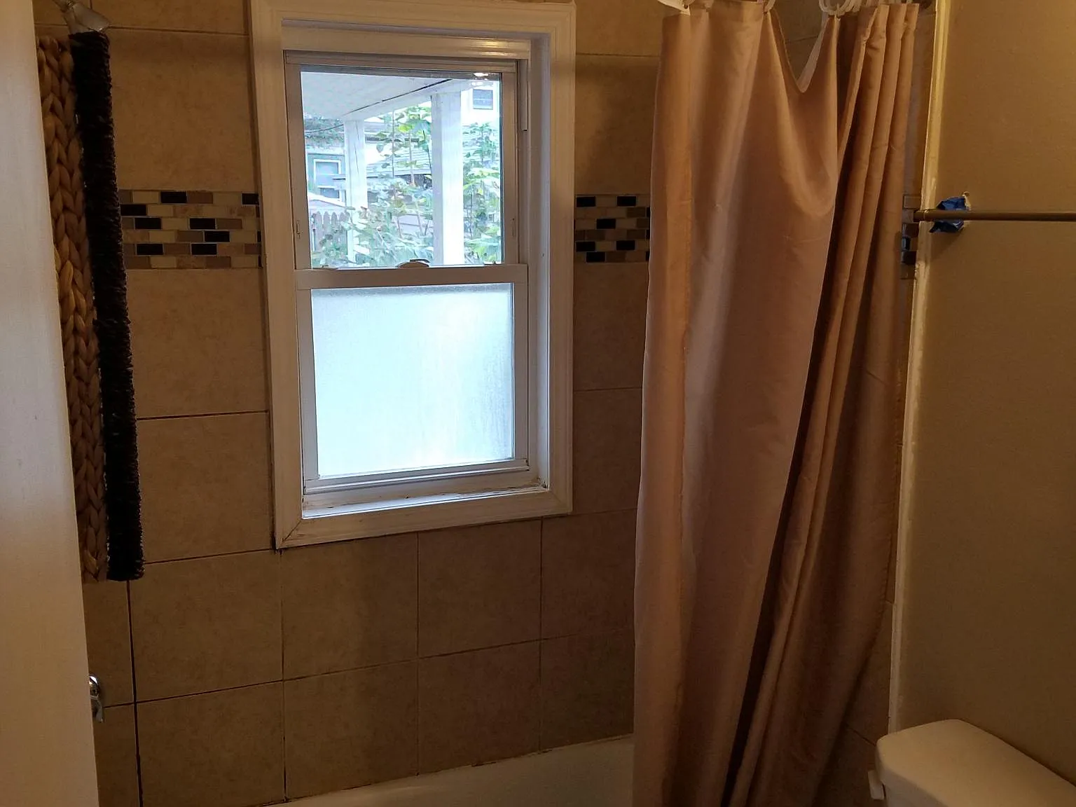 3 bed, 1000 sqft, $2,700 — Photo 4