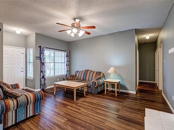 5th image of 1209 York Castle Dr