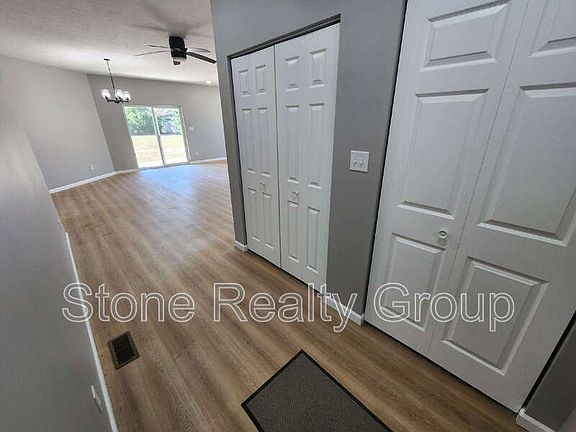 2nd image of 1162 W Ewing St