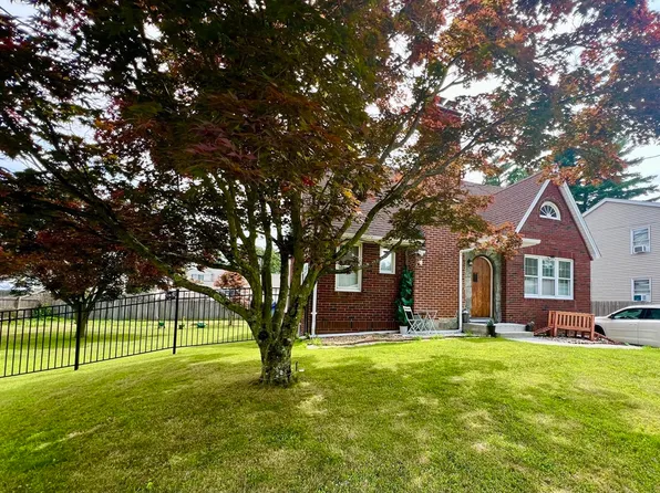 161 Verge St, Springfield, MA 01129
