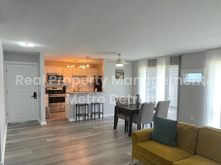 22148 Dante St #211 — Photo 10