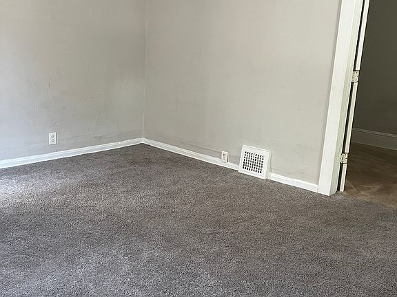 3rd image of 16107 Arcade Ave APT 3