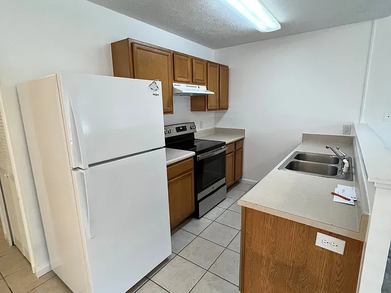 2521 Allison Ave — Photo 4