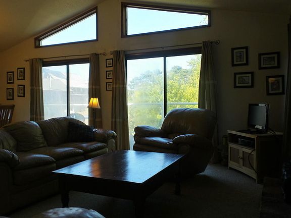 5th image of 6975 Salal Ave