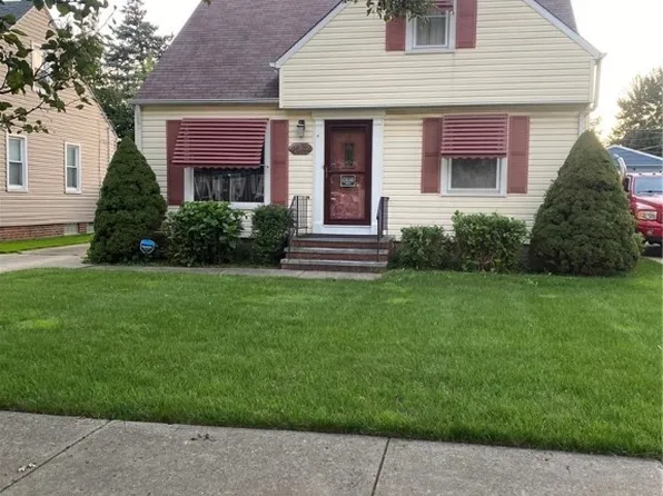 4582 Bentwood Dr, Brooklyn, OH 44144