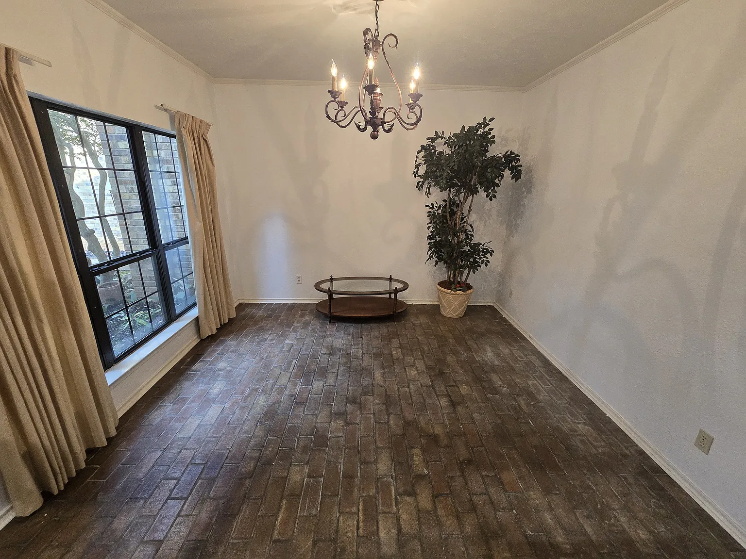 3 bed, 1796 sqft, $2,900 — Photo 4