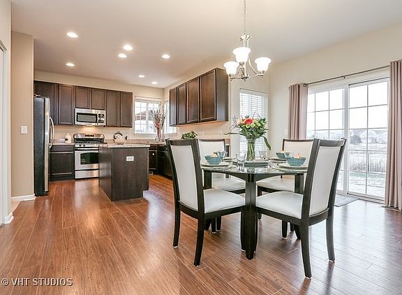 4th image of 9965 Berkshire Ln