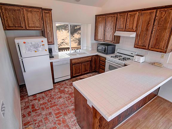 4th image of 1013 Nadelhorn Dr