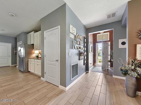 5th image of 9954 Pavnes Creek Dr