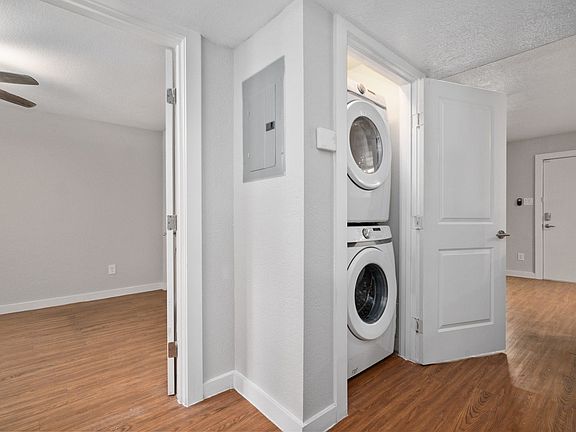5th image of 400 Westmoreland St APT 11