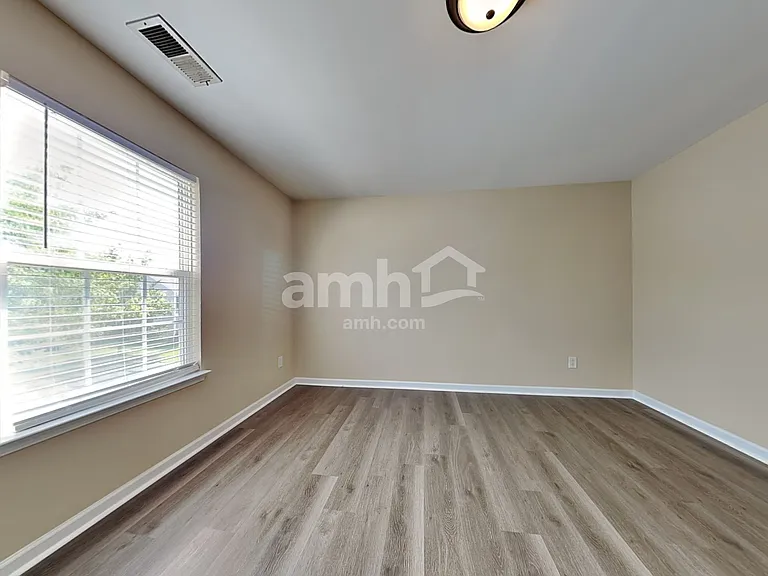 533 Wrayhill Dr — Photo 19