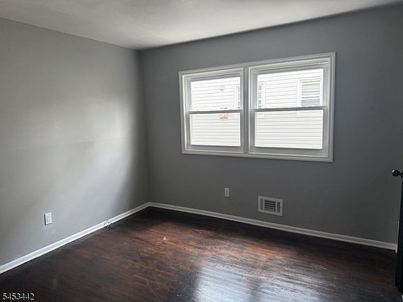 4th image of 1110 Bower St