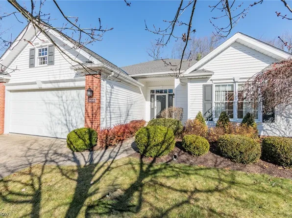 2430 Winesap Dr, Broadview Heights, OH 44147
