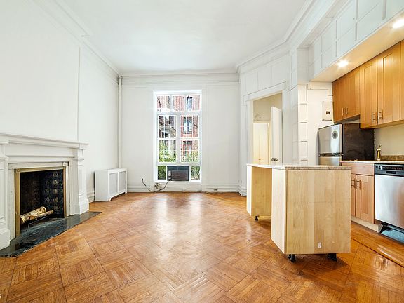 5th image of 145 E 36th St APT 1B
