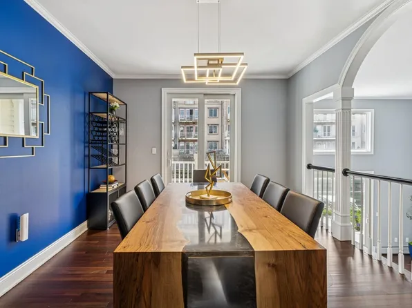 22 Half Moon Isle, Jersey City, NJ 07305