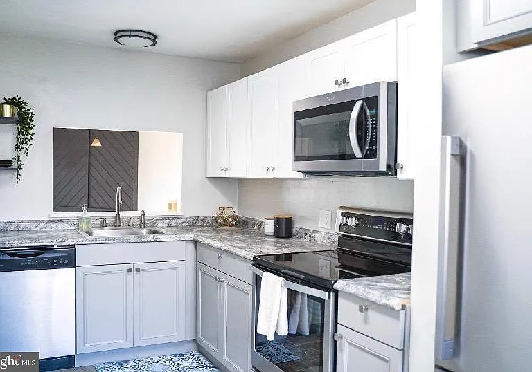 802 Marion Quimby Dr — Photo 12