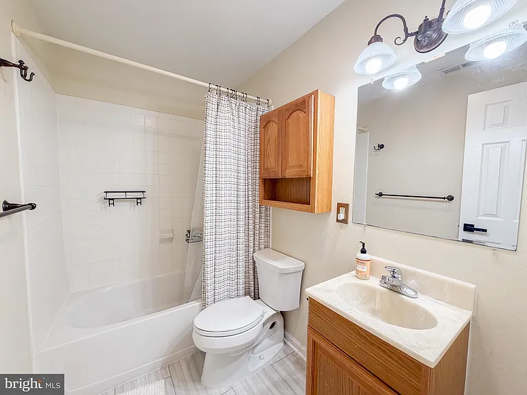 12821 Mill Brook Ct — Photo 11