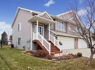 1052 Patton Ln, North Liberty, IA 52317