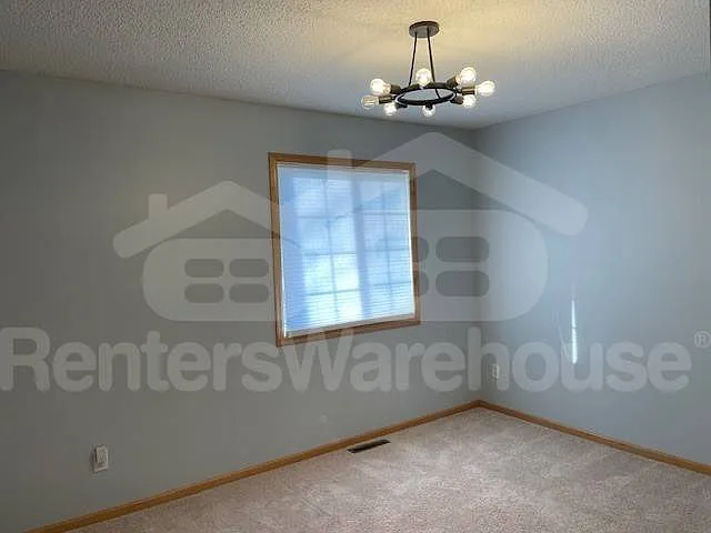 11011 Oak Grove Cir #B — Photo 6