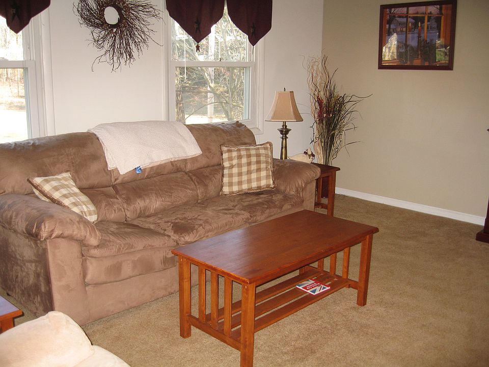 1st image of 52 Bayberry Dr