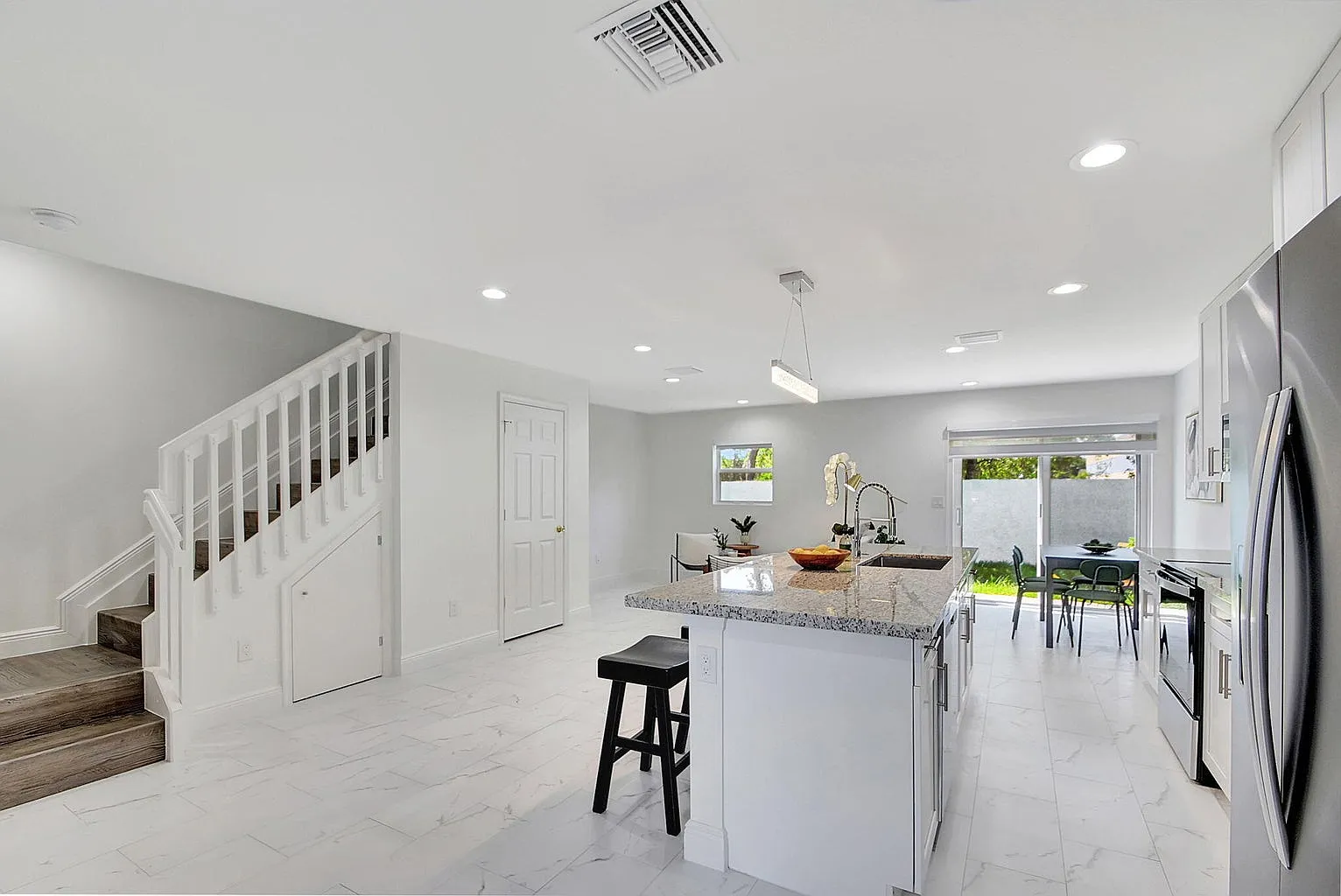 3868 Patio Ct — Photo 2
