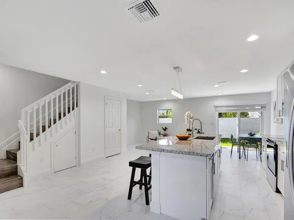 3871 Patio Ct, Lake Worth, FL 33461