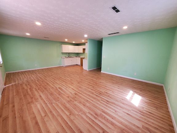 5th image of 1329 S Belmont Ave