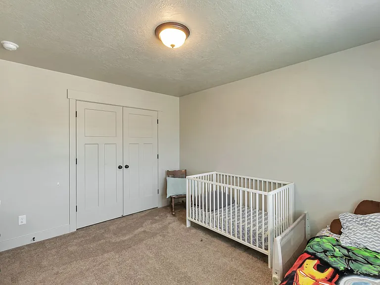 154 N 1325 W — Photo 11