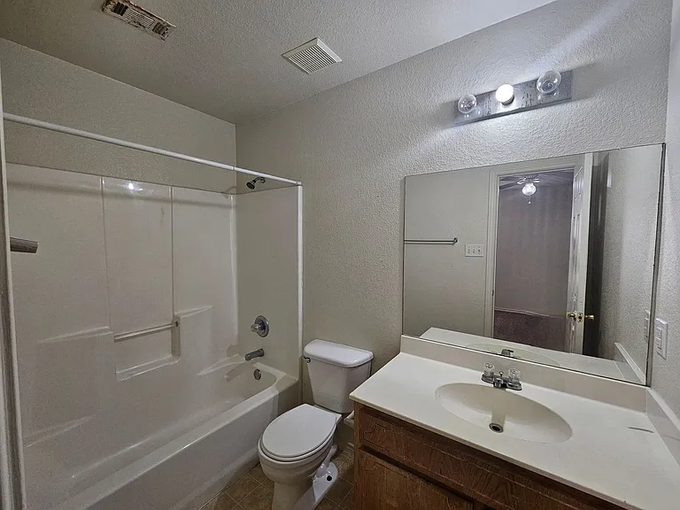 3209 Toledo Dr #A — Photo 11