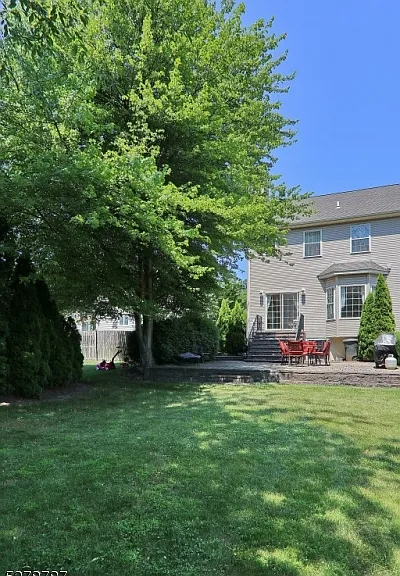 64 Park Ave — Photo 24