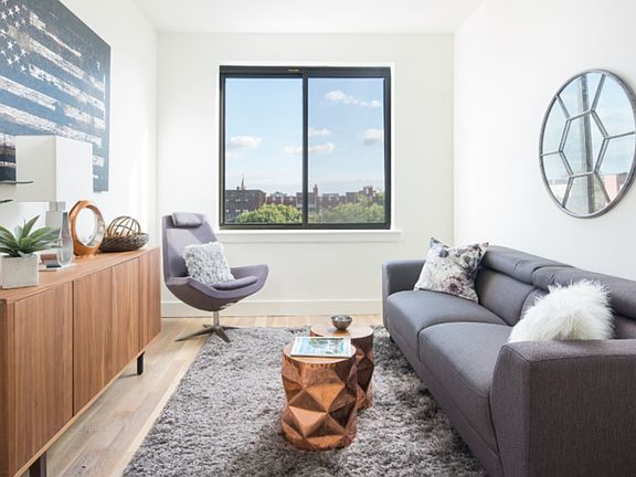 5th image of 818 Lexington Ave #5A