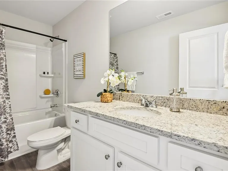 135 Stanchion Dr — Photo 8