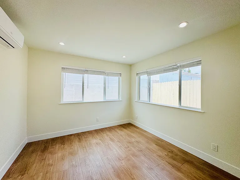 165 Tulip Ln #103 — Photo 15