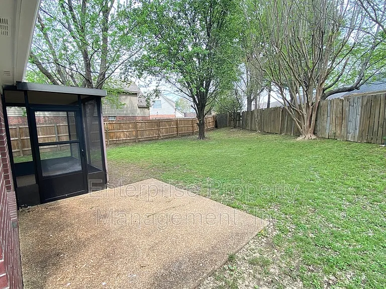 6496 Amberwood Cv — Photo 27