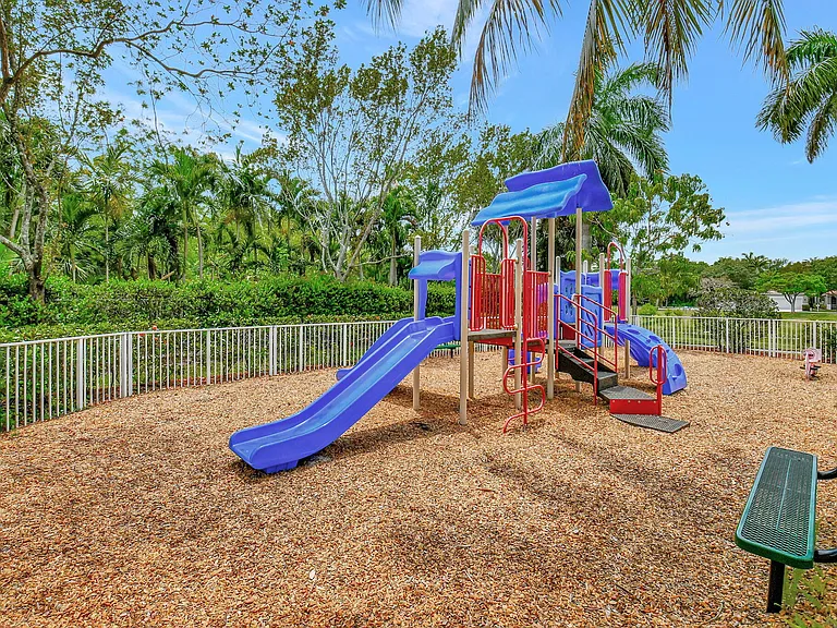1418 W Wickham Cir #B — Photo 42