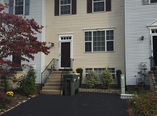 317 Stanley Plaza Blvd, Newark, DE 19713
