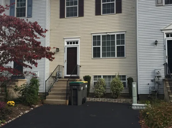 317 Stanley Plaza Blvd, Newark, DE 19713