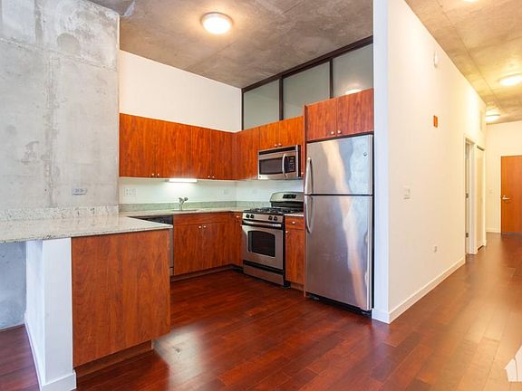 2nd image of 235 W Van Buren St Floor T2122