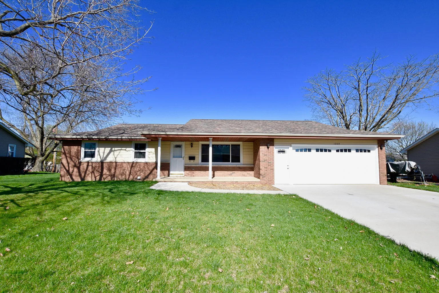 1009 Chelsea Pl photo 1