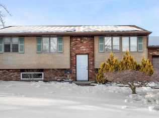 53 Jobs Ln, Williamstown, NJ 08094