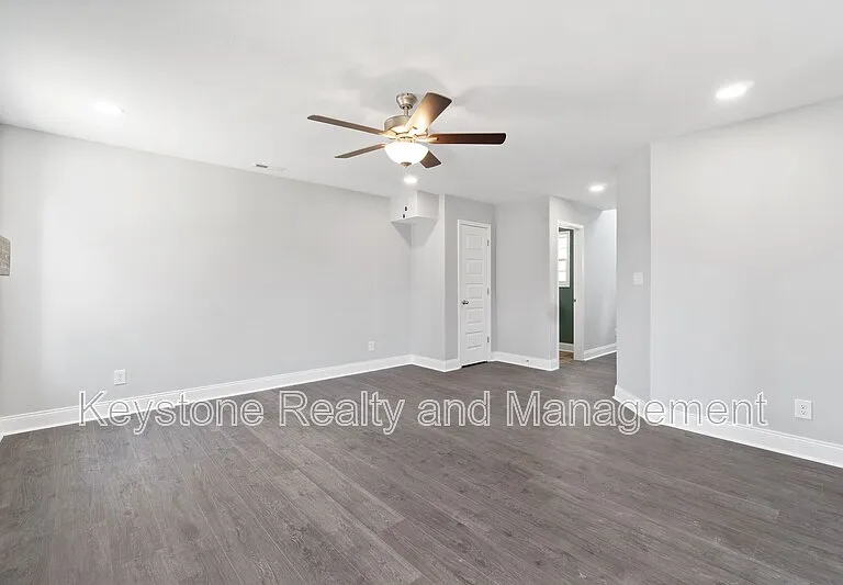 1093 Winesap Rd — Photo 5
