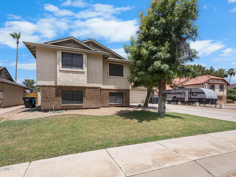 1143 N Ironwood Ct — Photo 2