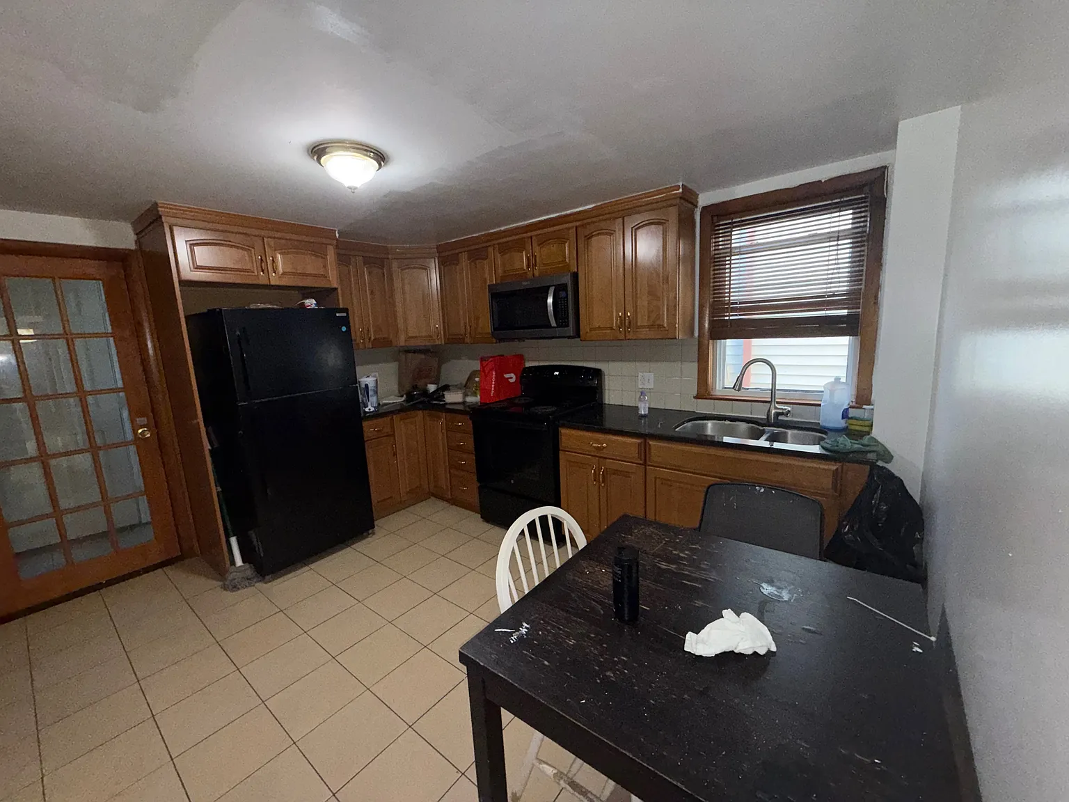 4 bed, 1400 sqft, $3,600 — Photo 2