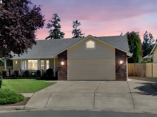 35 Daniel Dr, Eugene, OR 97404