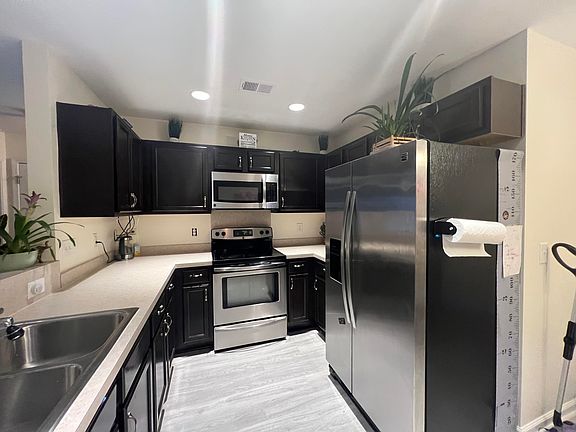 3rd image of 116 Keaton Brook Dr