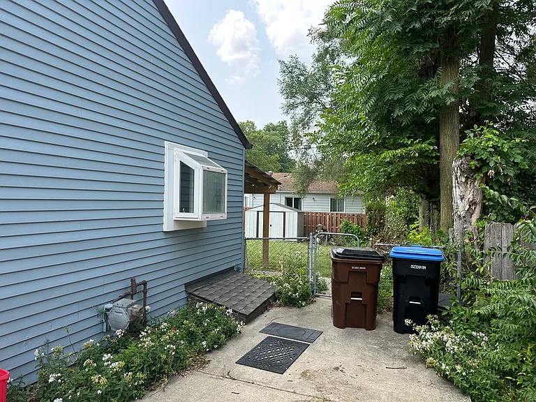 321 W Ainsworth Blvd — Photo 11