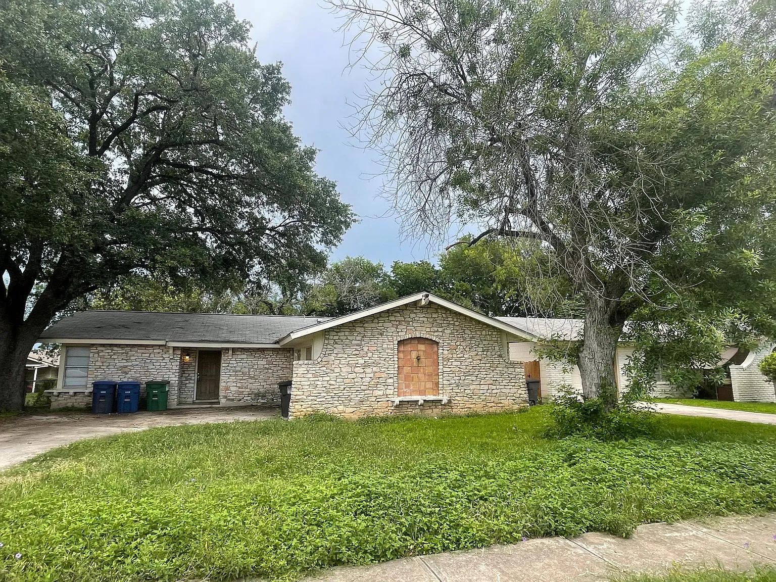 3 bed, 1225 sqft, $1,400 — Photo 2