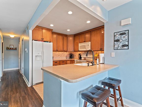 5th image of 10824 W Pelle Cir