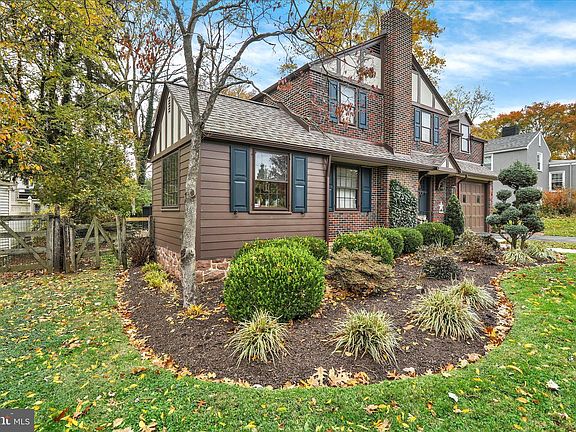 3rd image of 102 High St